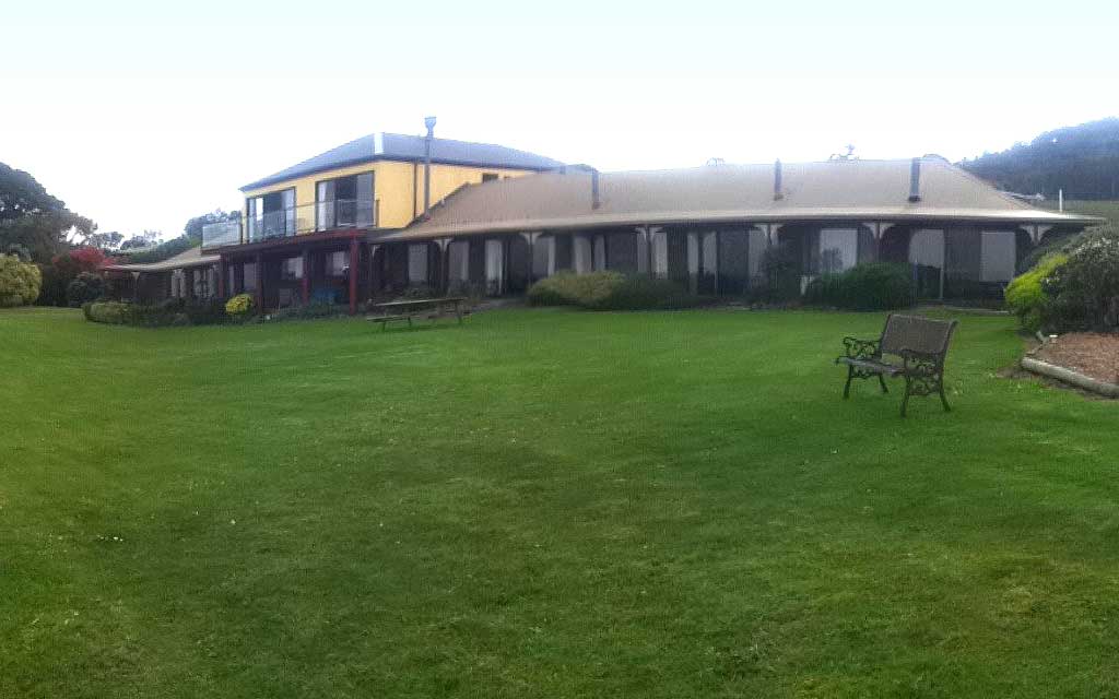 Skenes Creek Lodge Motel & Licensed Restaurant, Great Ocean Road accommodation at Apollo Bay