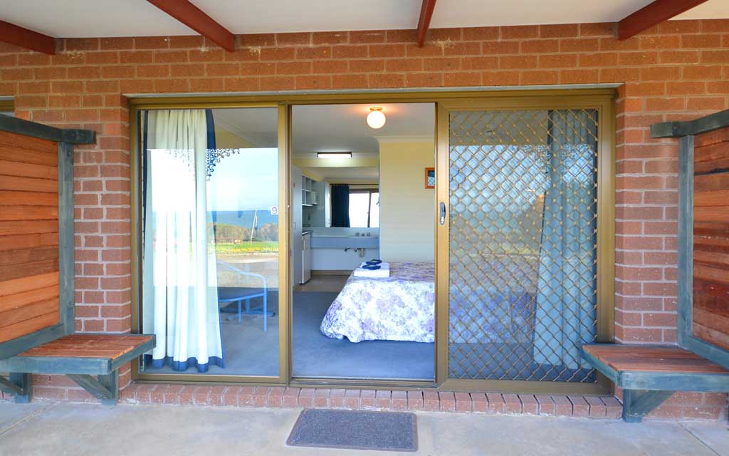 Skenes Creek Lodge Motel & Licensed Restaurant, Great Ocean Road accommodation at Apollo Bay